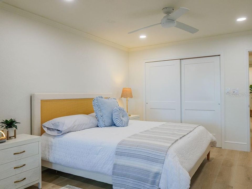 На продажу: $917,000 (2 спален, 2 ванн, 1375 Квадратных фут)