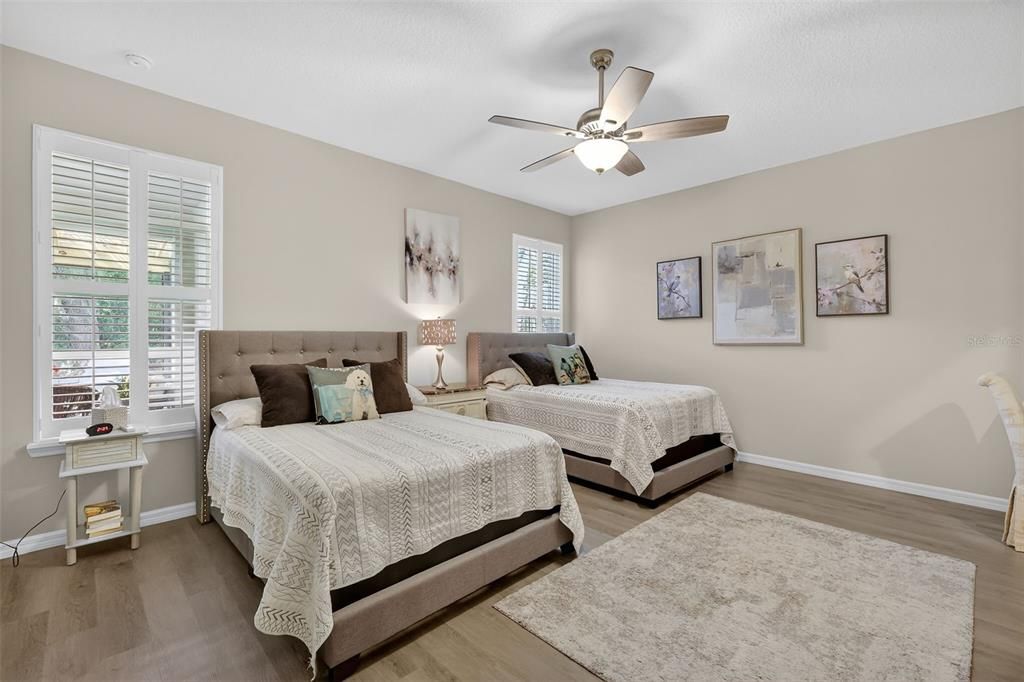 Activo con contrato: $399,000 (4 camas, 2 baños, 1749 Pies cuadrados)