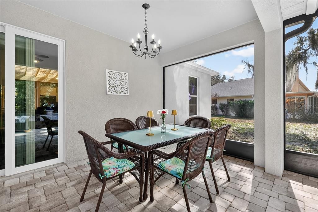 Activo con contrato: $399,000 (4 camas, 2 baños, 1749 Pies cuadrados)
