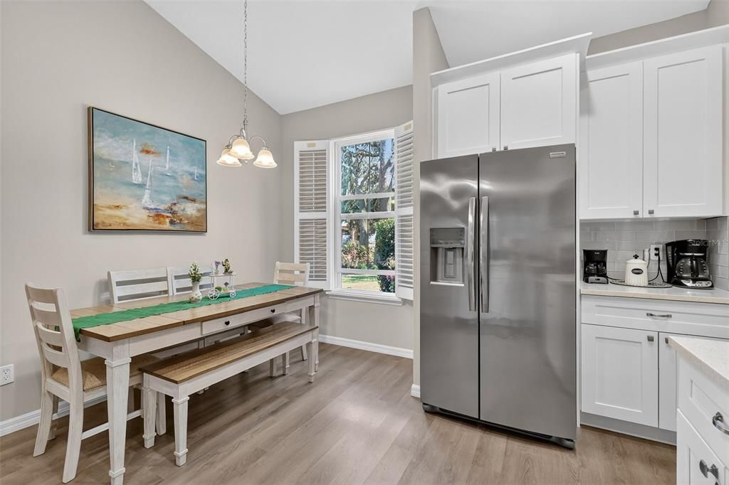 Activo con contrato: $399,000 (4 camas, 2 baños, 1749 Pies cuadrados)