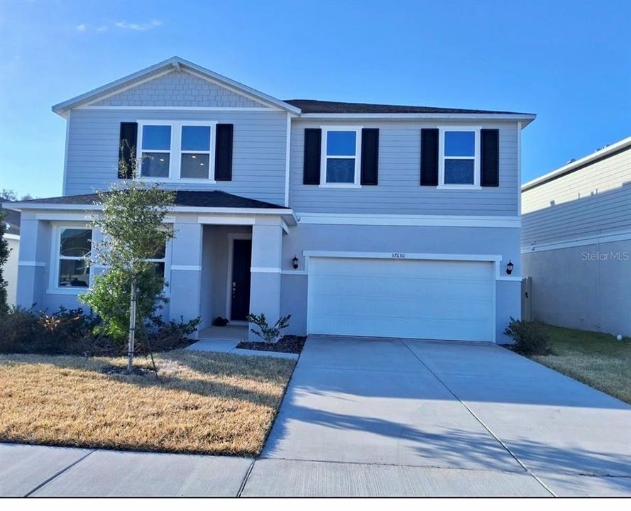 Recently Sold: $395,000 (4 beds, 3 baths, 2566 Square Feet)