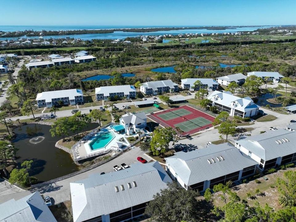 На продажу: $84,900 (2 спален, 2 ванн, 1092 Квадратных фут)