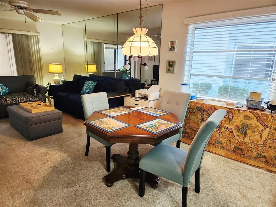 На продажу: $84,900 (2 спален, 2 ванн, 1092 Квадратных фут)