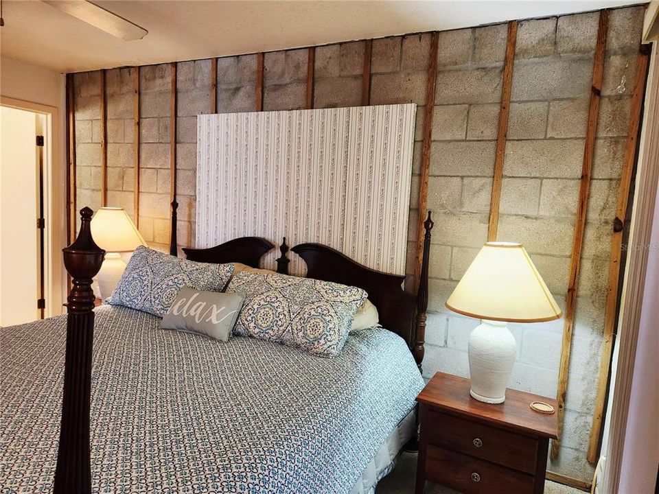 На продажу: $84,900 (2 спален, 2 ванн, 1092 Квадратных фут)