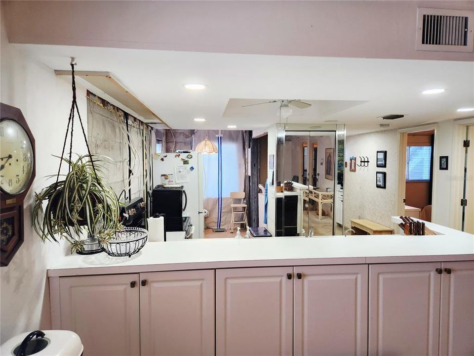 На продажу: $84,900 (2 спален, 2 ванн, 1092 Квадратных фут)