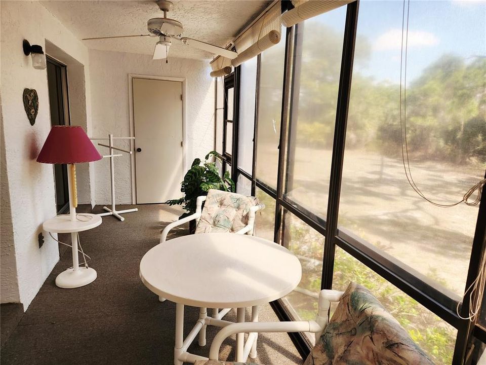 На продажу: $84,900 (2 спален, 2 ванн, 1092 Квадратных фут)