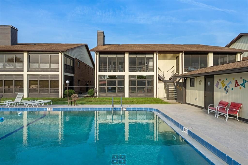 For Sale: $199,990 (2 beds, 2 baths, 1288 Square Feet)