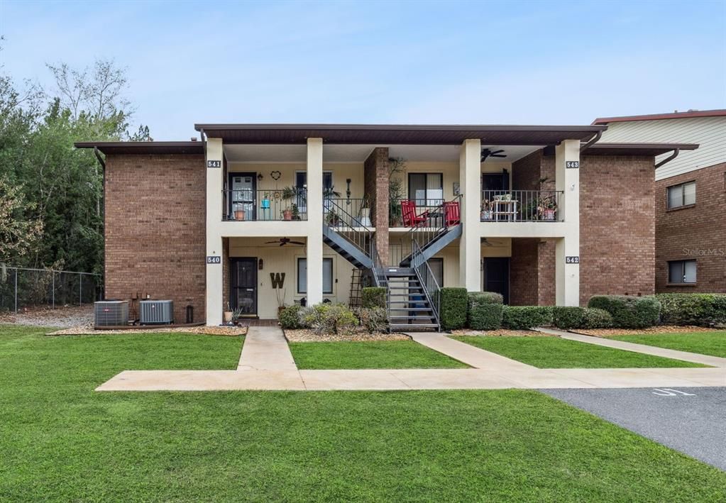 For Sale: $199,990 (2 beds, 2 baths, 1288 Square Feet)