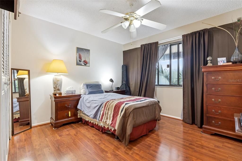 For Sale: $199,990 (2 beds, 2 baths, 1288 Square Feet)