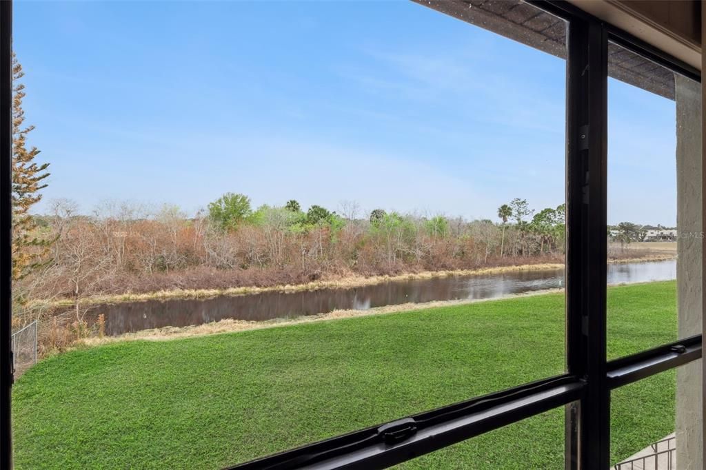 For Sale: $199,990 (2 beds, 2 baths, 1288 Square Feet)