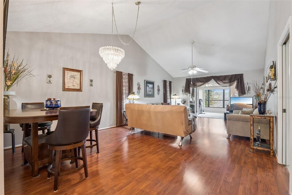 For Sale: $199,990 (2 beds, 2 baths, 1288 Square Feet)