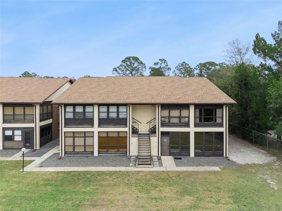 For Sale: $199,990 (2 beds, 2 baths, 1288 Square Feet)