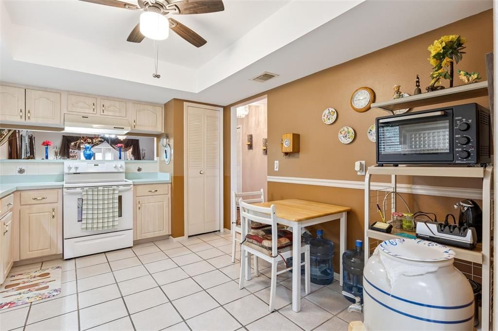 For Sale: $199,990 (2 beds, 2 baths, 1288 Square Feet)