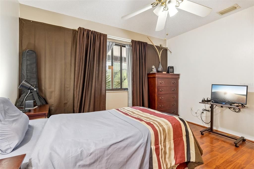 For Sale: $199,990 (2 beds, 2 baths, 1288 Square Feet)