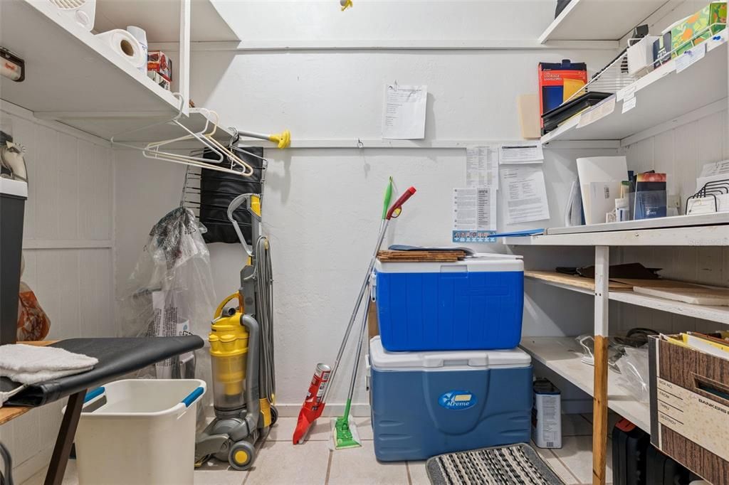 For Sale: $199,990 (2 beds, 2 baths, 1288 Square Feet)