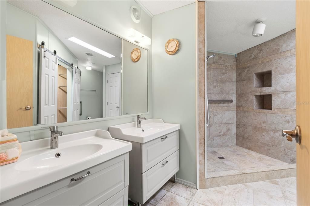 Activo con contrato: $219,000 (3 camas, 2 baños, 1930 Pies cuadrados)