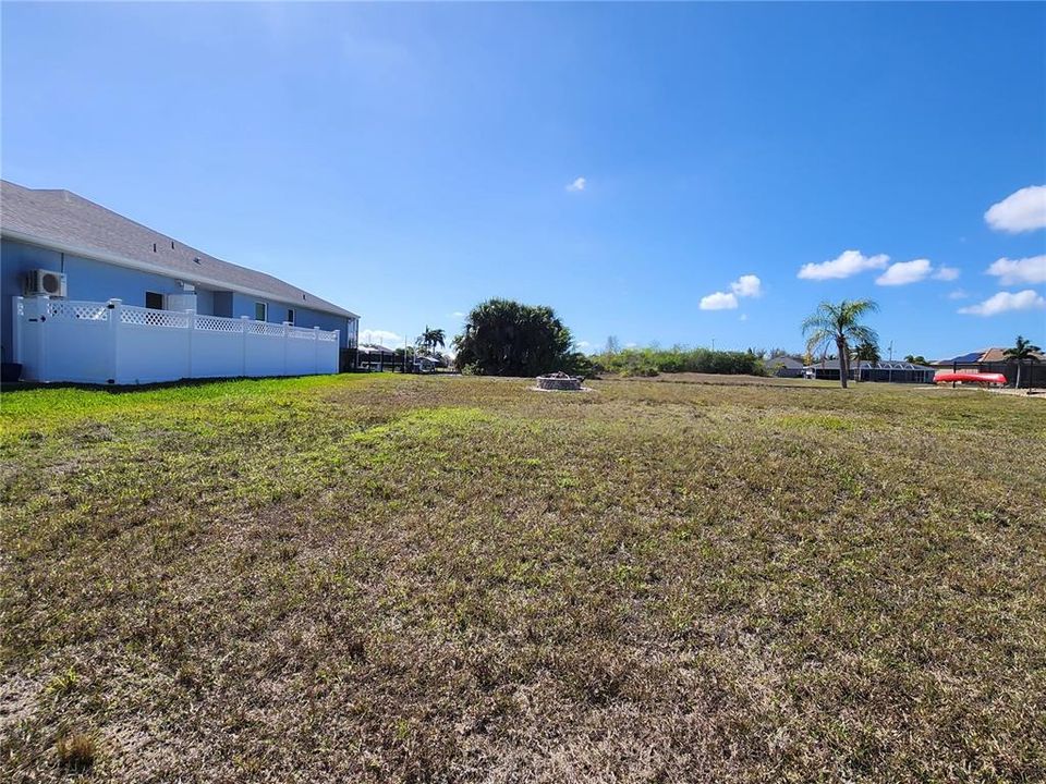 En Venta: $200,000 (0.23 acres)