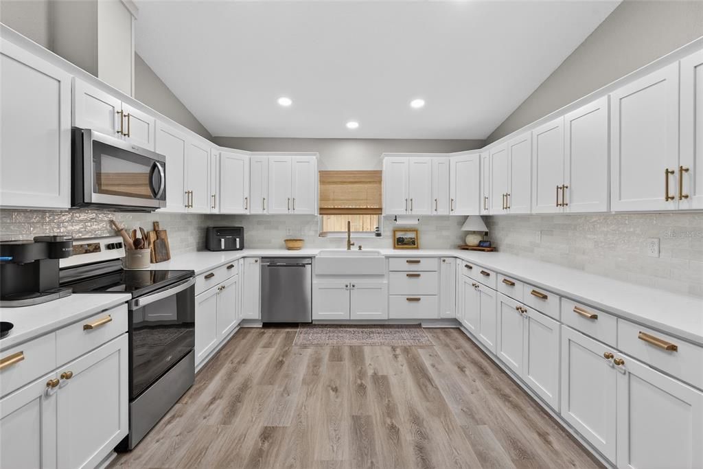 Activo con contrato: $309,000 (3 camas, 2 baños, 1595 Pies cuadrados)