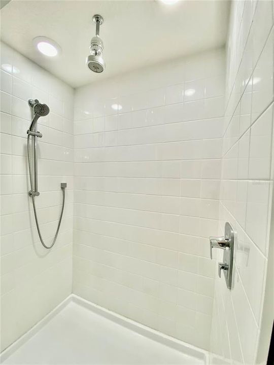 В аренду: $2,300 (3 спален, 2 ванн, 2117 Квадратных фут)