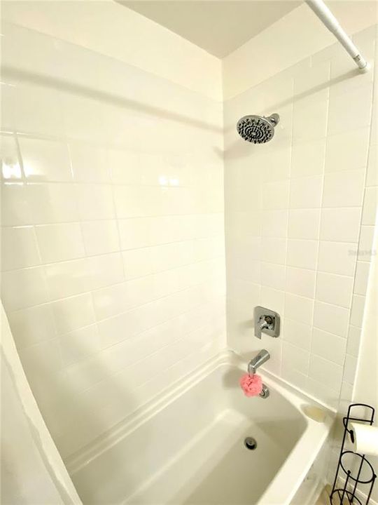 В аренду: $2,300 (3 спален, 2 ванн, 2117 Квадратных фут)