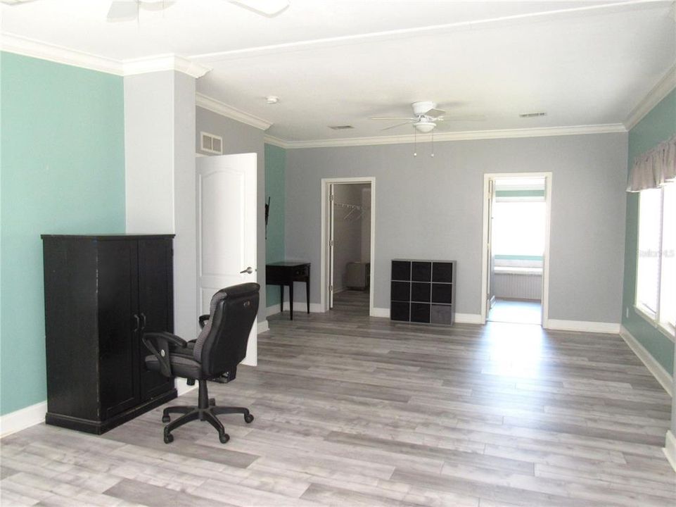 En Venta: $549,000 (4 camas, 3 baños, 2960 Pies cuadrados)