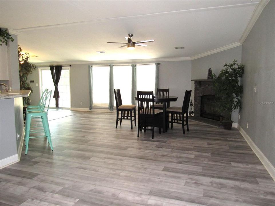 En Venta: $549,000 (4 camas, 3 baños, 2960 Pies cuadrados)