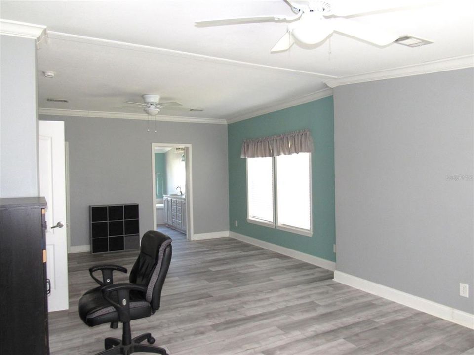 En Venta: $549,000 (4 camas, 3 baños, 2960 Pies cuadrados)