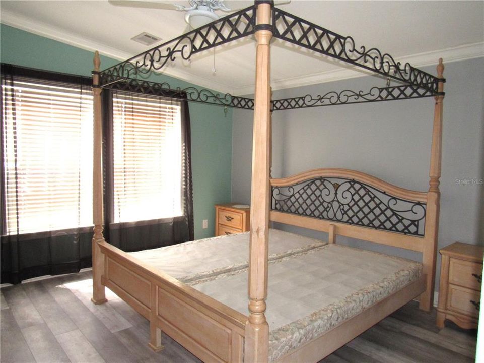En Venta: $549,000 (4 camas, 3 baños, 2960 Pies cuadrados)