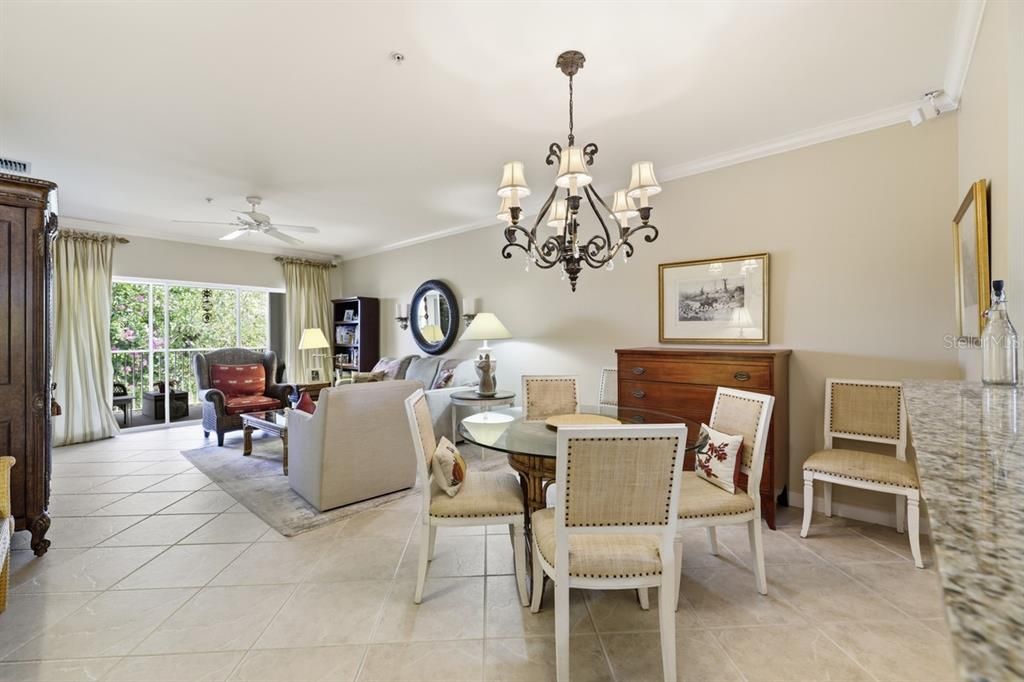 En Venta: $340,000 (2 camas, 2 baños, 1246 Pies cuadrados)