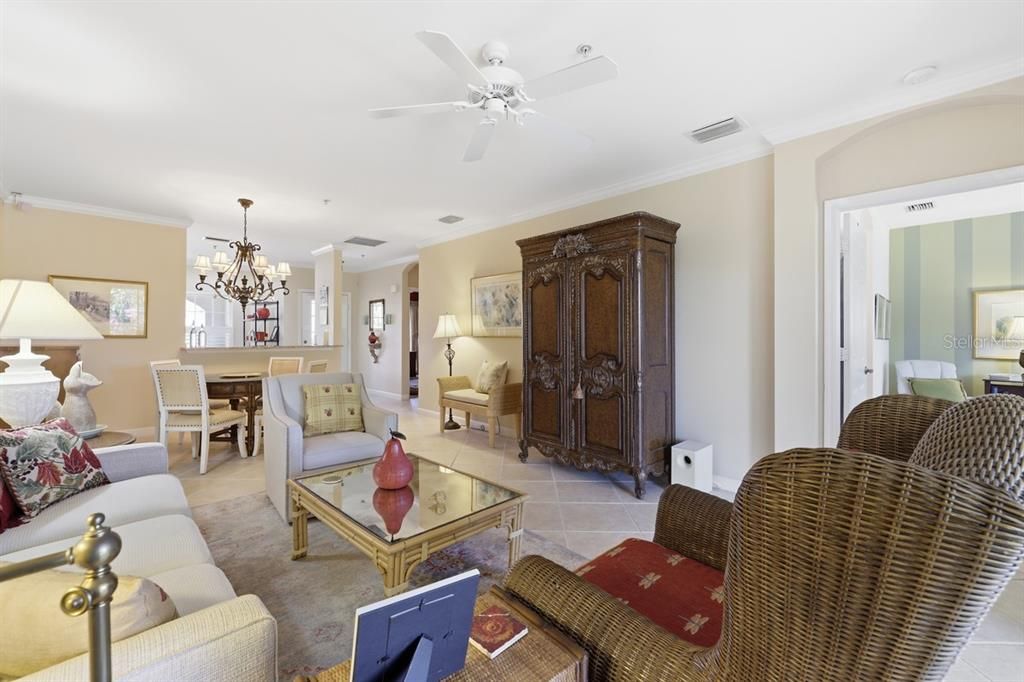 En Venta: $340,000 (2 camas, 2 baños, 1246 Pies cuadrados)