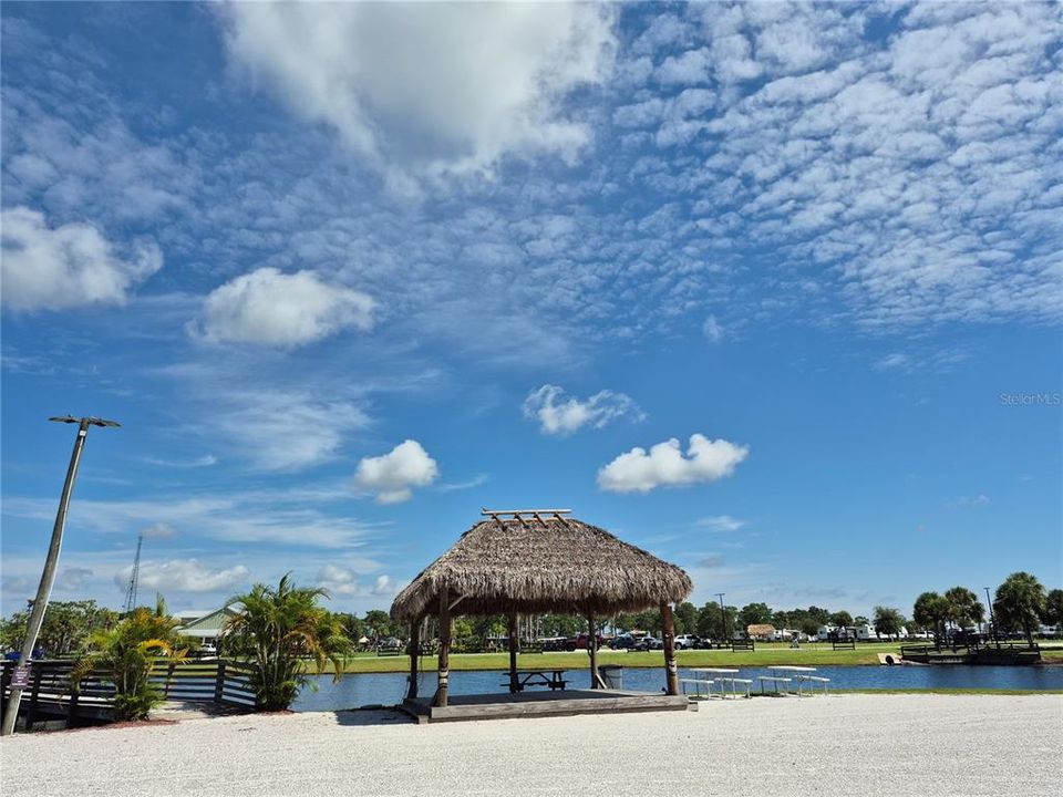 На продажу: $249,900 (0.09 acres)