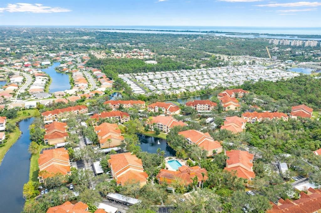 Activo con contrato: $219,900 (2 camas, 2 baños, 1089 Pies cuadrados)