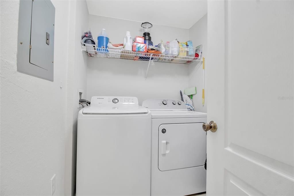 Activo con contrato: $219,900 (2 camas, 2 baños, 1089 Pies cuadrados)