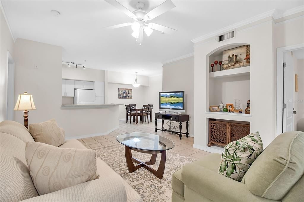 Activo con contrato: $219,900 (2 camas, 2 baños, 1089 Pies cuadrados)