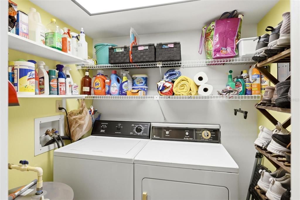 待售: $299,900 (2 贝兹, 2 浴室, 1350 平方英尺)