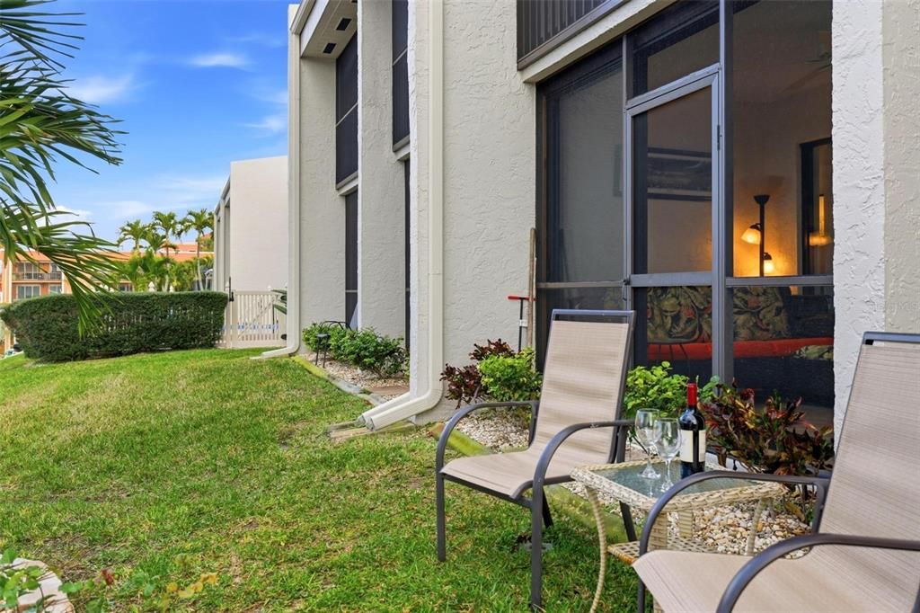 待售: $299,900 (2 贝兹, 2 浴室, 1350 平方英尺)