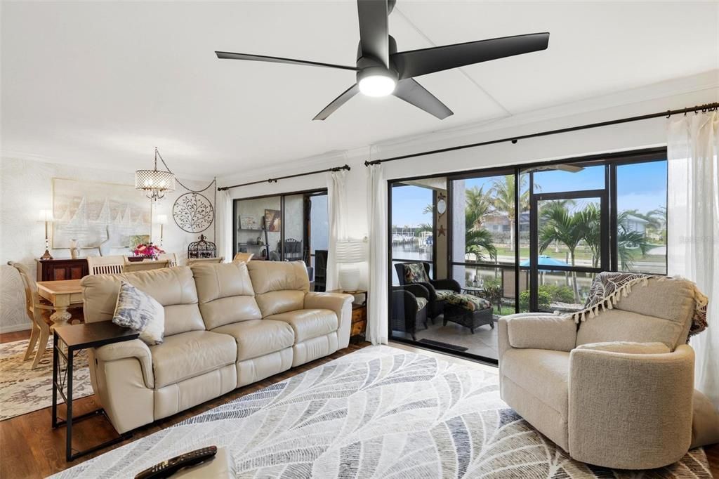 待售: $299,900 (2 贝兹, 2 浴室, 1350 平方英尺)