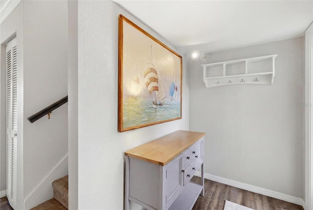 待售: $299,900 (2 贝兹, 2 浴室, 1350 平方英尺)