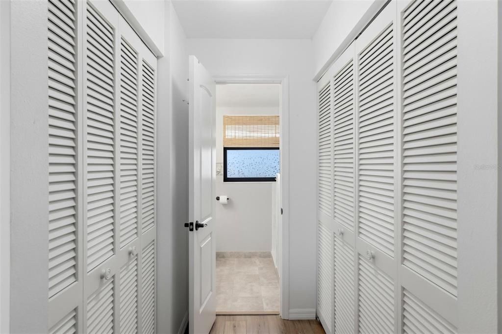 待售: $299,900 (2 贝兹, 2 浴室, 1350 平方英尺)