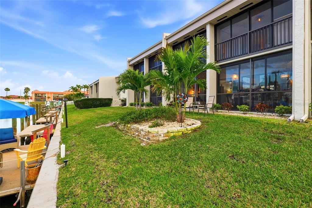 待售: $299,900 (2 贝兹, 2 浴室, 1350 平方英尺)