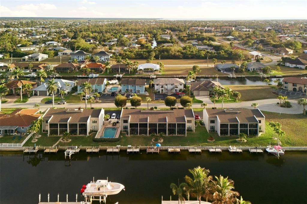 待售: $299,900 (2 贝兹, 2 浴室, 1350 平方英尺)