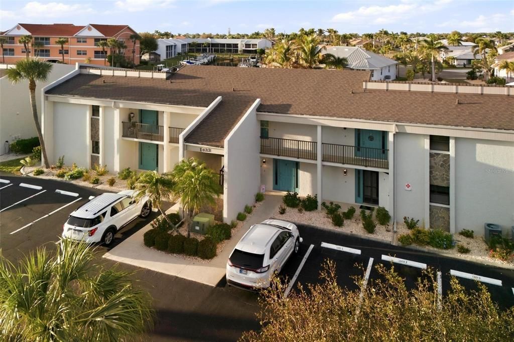 待售: $299,900 (2 贝兹, 2 浴室, 1350 平方英尺)