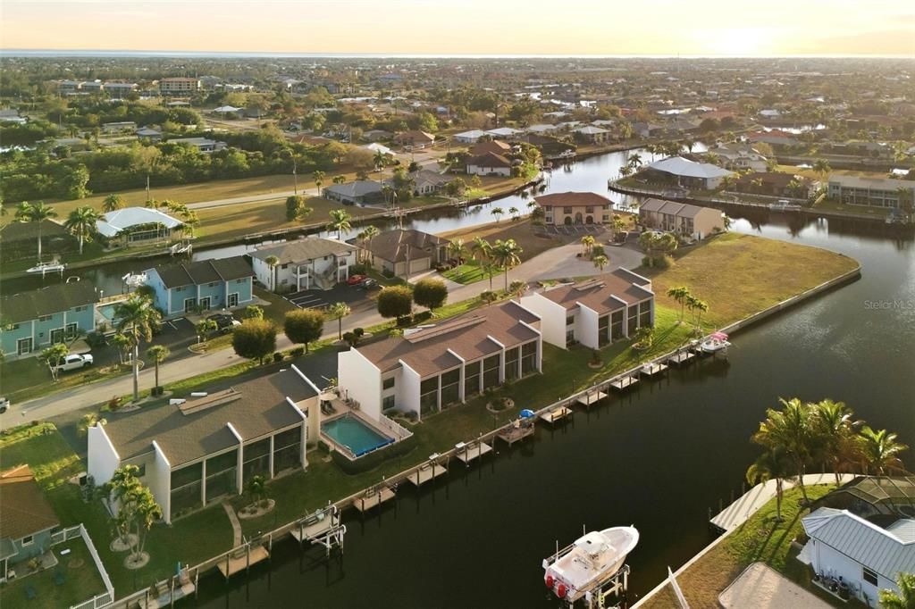 待售: $299,900 (2 贝兹, 2 浴室, 1350 平方英尺)