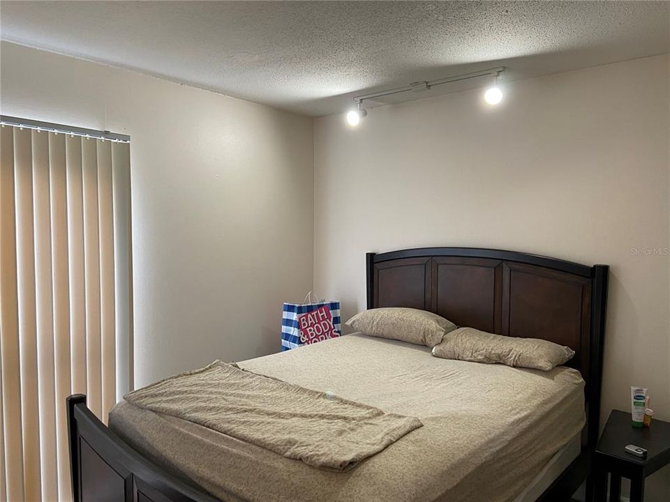 For Rent: $1,095 (1 beds, 1 baths, 574 Square Feet)