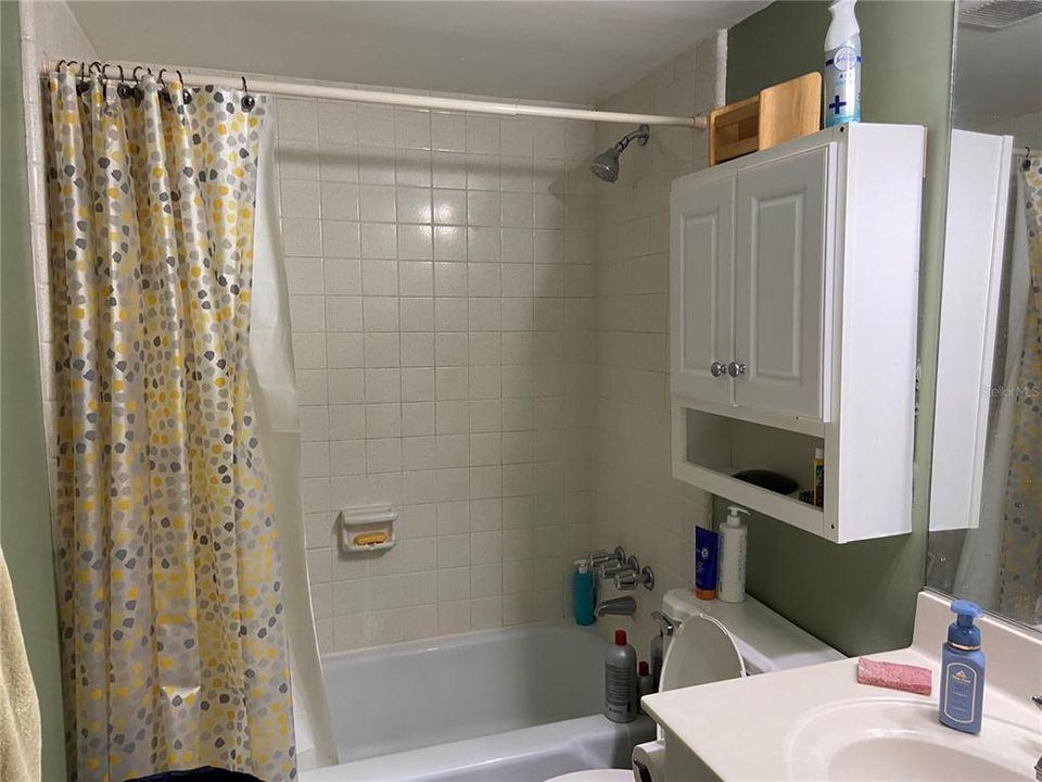 For Rent: $1,095 (1 beds, 1 baths, 574 Square Feet)
