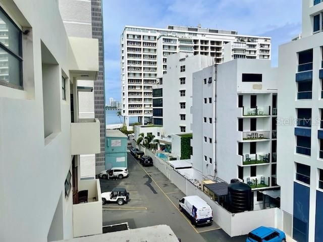 На продажу: $535,000 (2 спален, 2 ванн, 1088 Квадратных фут)