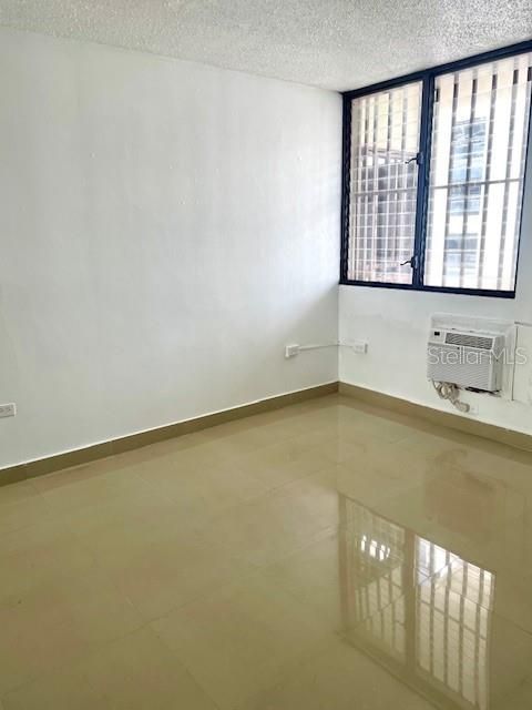 На продажу: $535,000 (2 спален, 2 ванн, 1088 Квадратных фут)