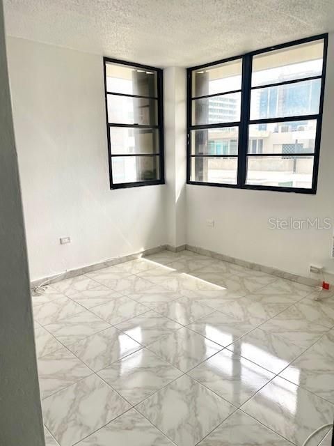 На продажу: $535,000 (2 спален, 2 ванн, 1088 Квадратных фут)