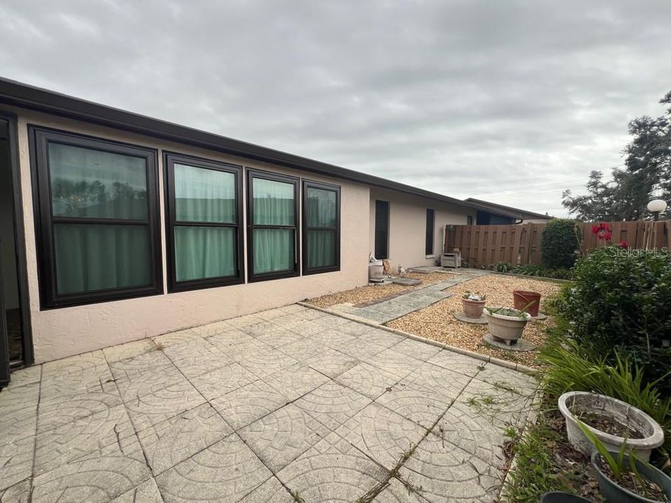 На продажу: $239,000 (2 спален, 2 ванн, 1431 Квадратных фут)