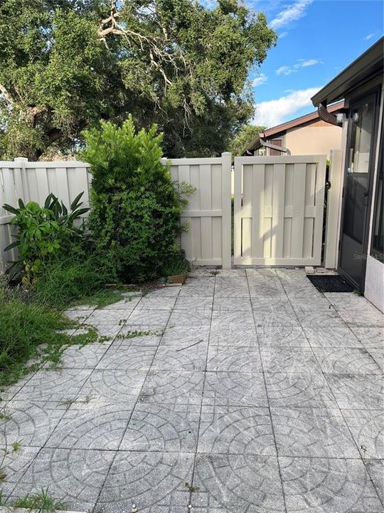 На продажу: $239,000 (2 спален, 2 ванн, 1431 Квадратных фут)